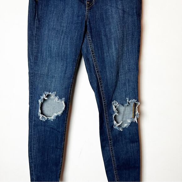 SZ 27 S Free People Jeans ankle length Distressed Knee Jeans 61855 16515125 - Picture 2 of 9